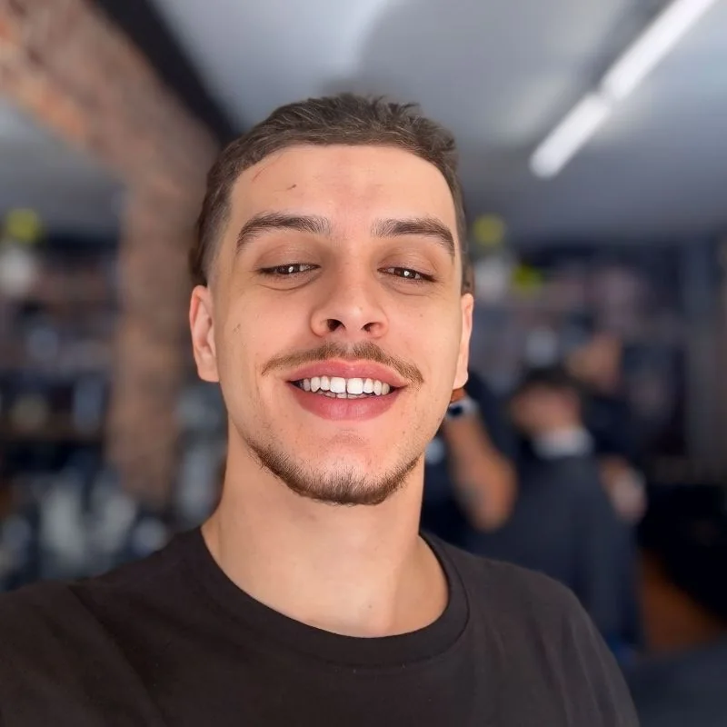 Vitor Laux, barbeiro da 4º Distrito Barber Club